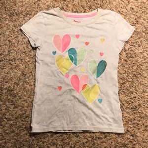 Gray t-shirt with multicolor heart design
